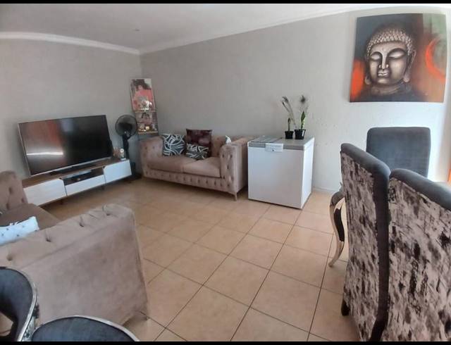 2 BEDROOM TOWNHOUSE FOR SALE IN NEW REDRUTH